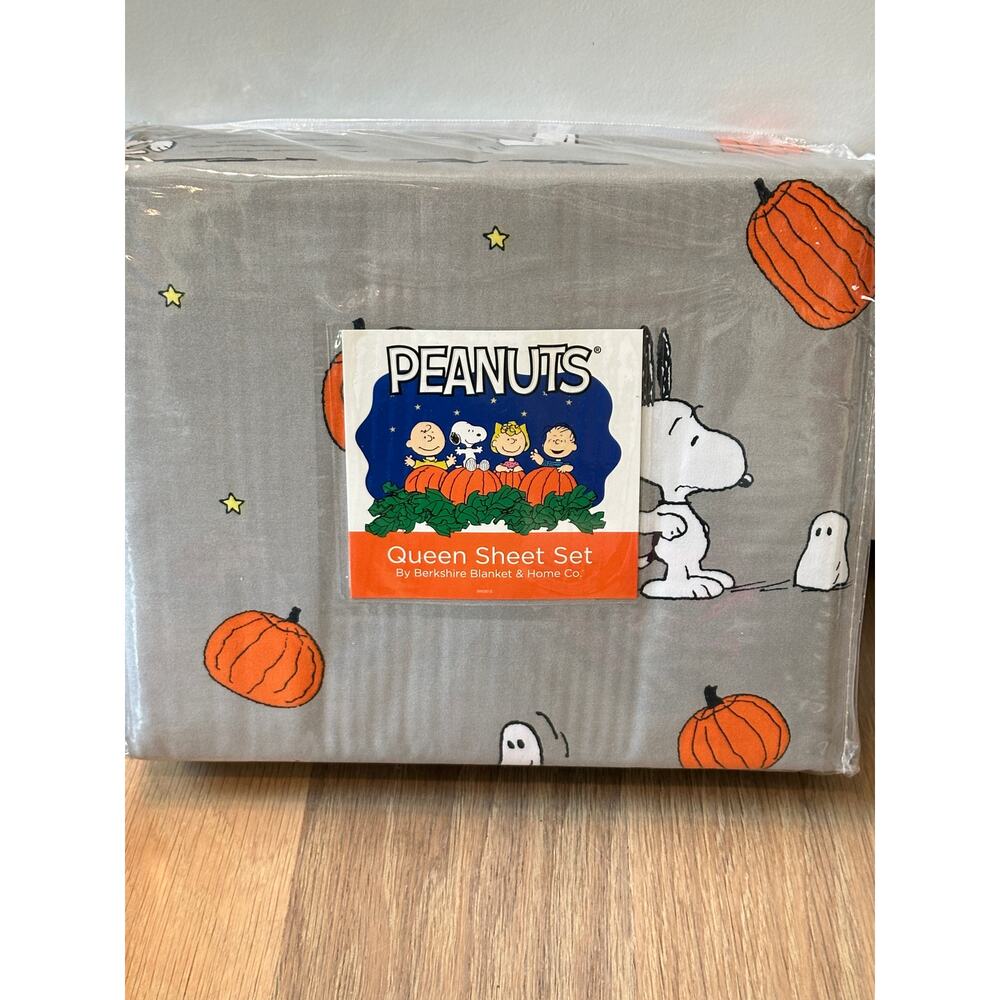 Snoopy Halloween Ghosts & Pumpkins Sheets Queen